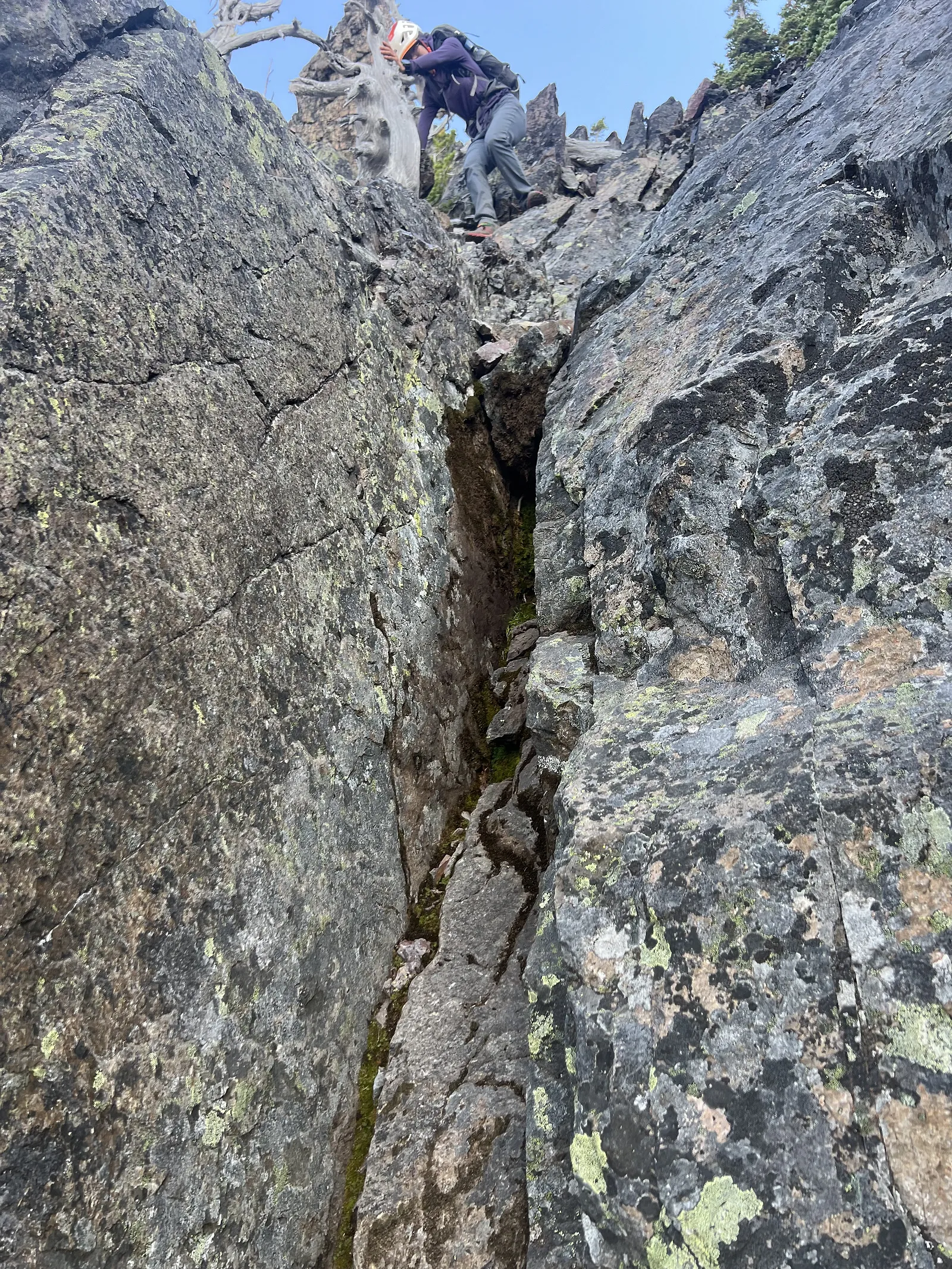 Chutang start downclimbg Class 4 chokestone Chimney